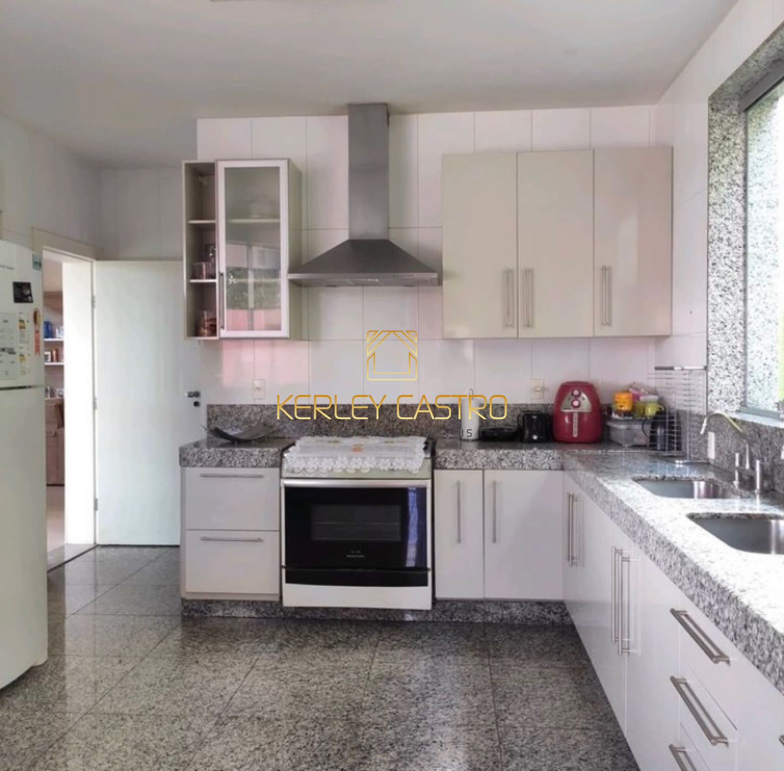 VENDO  LINDA CASA-PANORAMA